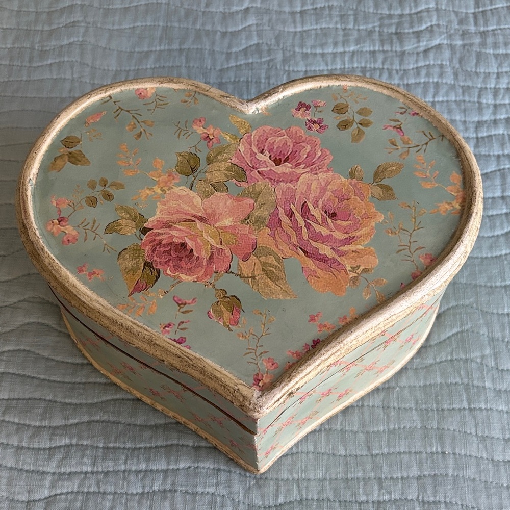 Heart-Shaped Floral Box Beautiful Spring Decor